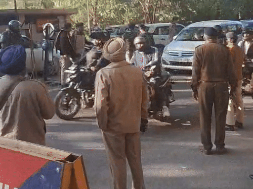 चंडीगढ़ में हुड़दंग मचाया तो खैर नहीं:  SSP कंवरदीप खुद रहेंगी फील्ड में, 1150 पुलिसकर्मी तैनात, अंदरूनी सड़कों पर नाके – Chandigarh News