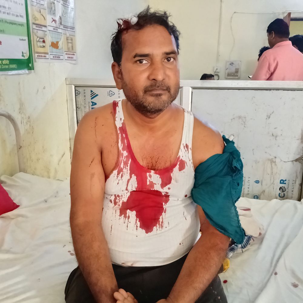 कब्रिस्तान में प्रधान के भाई पर कुल्हाड़ी से हमला:हरदोई में तीन नामजद आरोपियों की तलाश में जुटी पुलिस