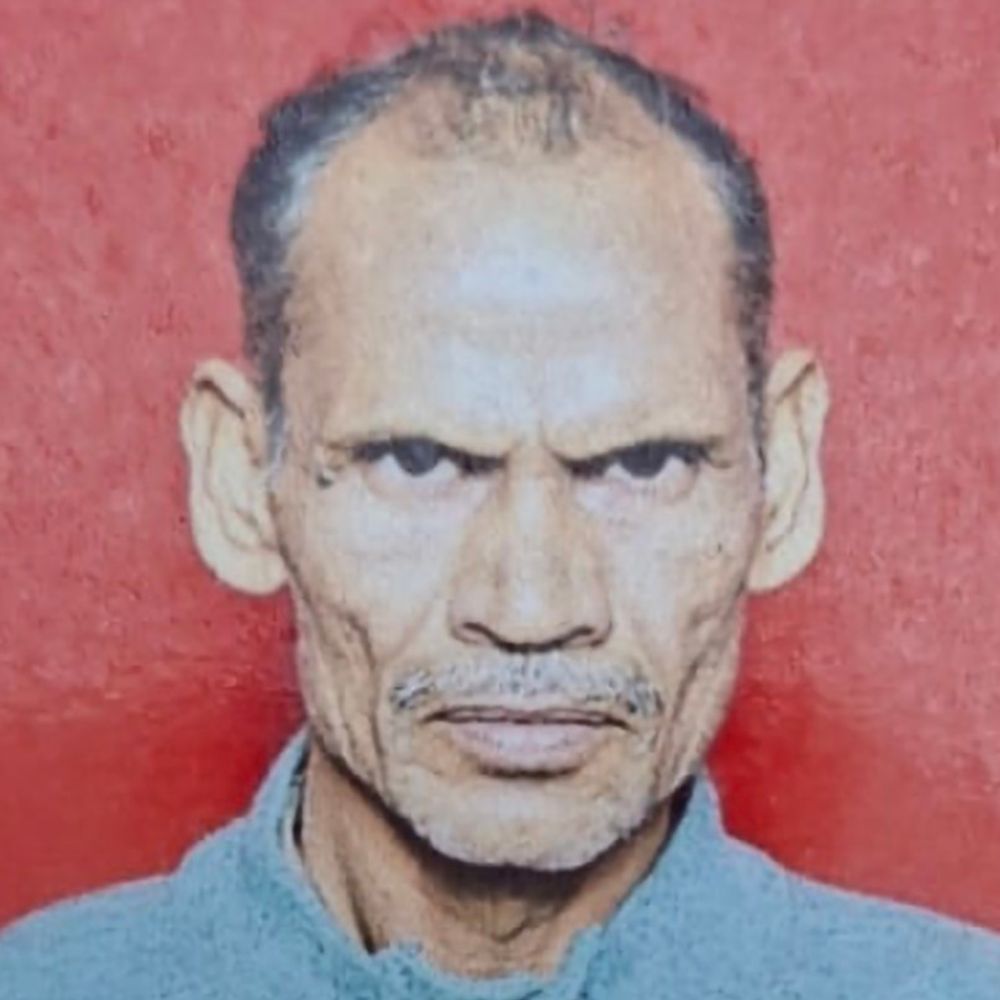 संभल में बड़े भाई की ईंट से कूचकर हत्या:होली पर शराब पीकर लड़ रहे पिता-पुत्रों ने की वारदात, बीचबचाव करने पर हमला