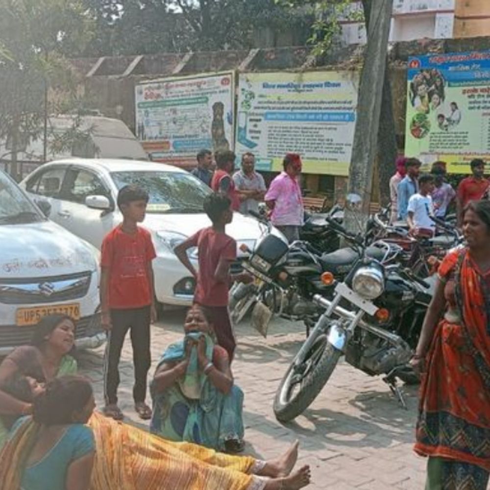 आज अखबार नहीं, पढ़िए महराजगंज की 5 बड़ी खबरें:तेज रफ्तार वाहन की टक्कर से युवक की मौत, कुशीनगर के युवक का शव लटका मिला