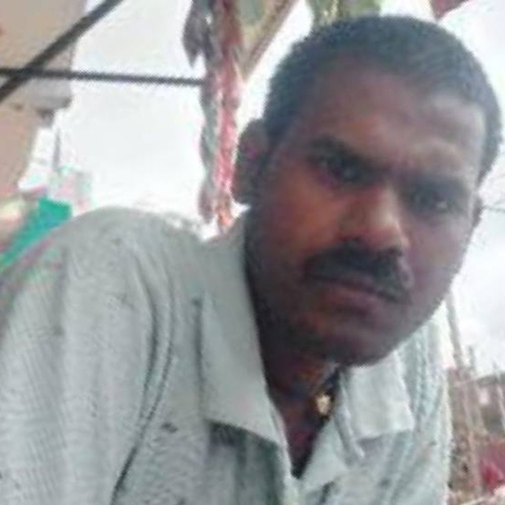 झांसी में एक्सीडेंट में युवक की मौत:दुकान से खाना खाने के लिए घर जा रहा था, अज्ञात वाहन ने टक्कर मारी