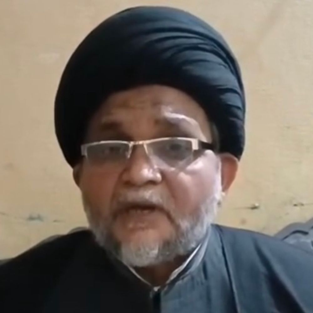 शिया धर्मगुरुमौलाना नकवी ने भ्रामक खबर का खंडन किया:संभल में सैयद ईसार हुसैन बोले- ईद न मनाने, नए कपड़े न पहनने और काली पट्टी बांधने का कोई ऐलान नहीं किया