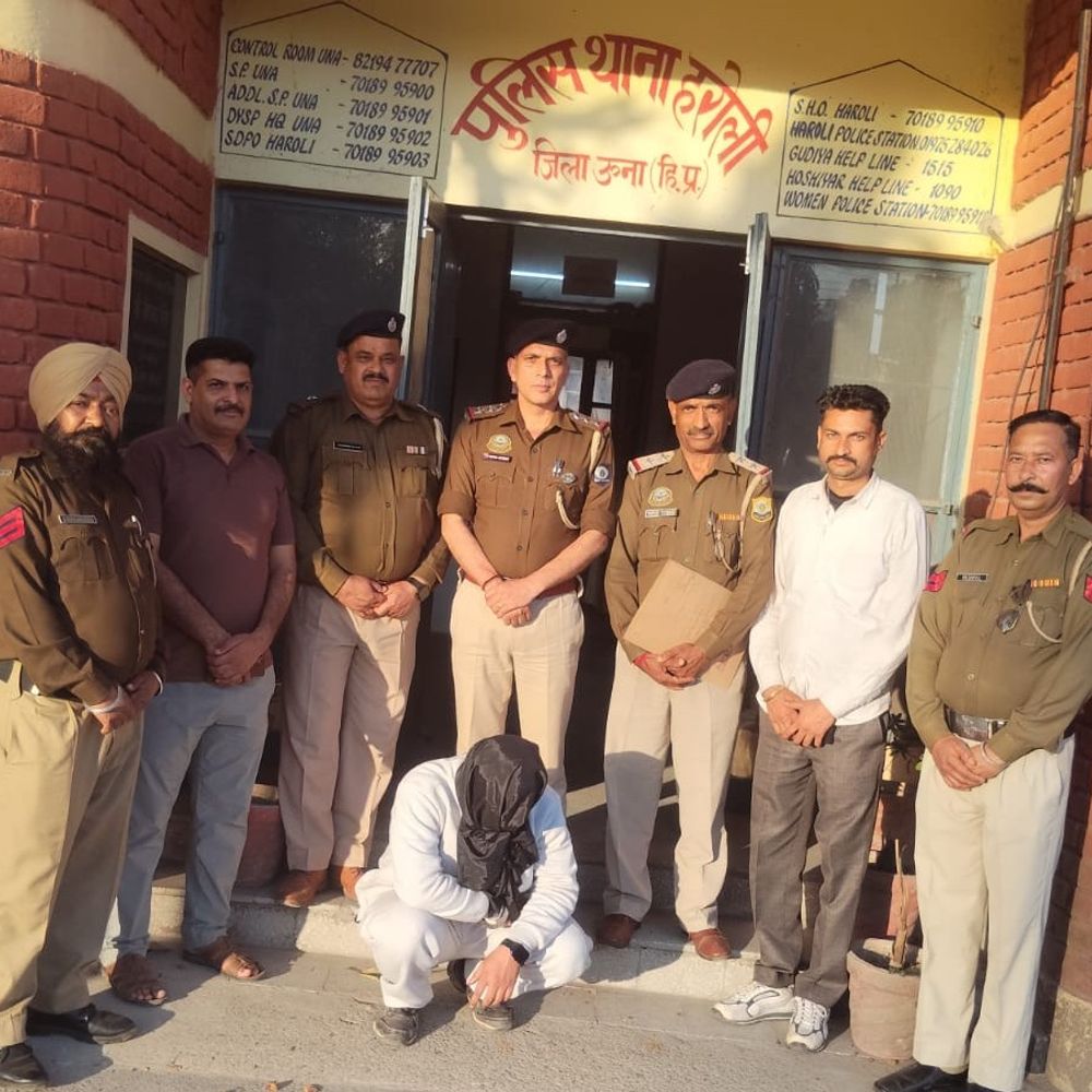 ऊना में पुलिस का छापा नशे की खेप बरामद:  पंजाब का युवक गिरफ्तार, चिट्टा-भुक्की और ड्रग मनी बरामद. 5 अन्य युवकों से पूछताछ – Una News