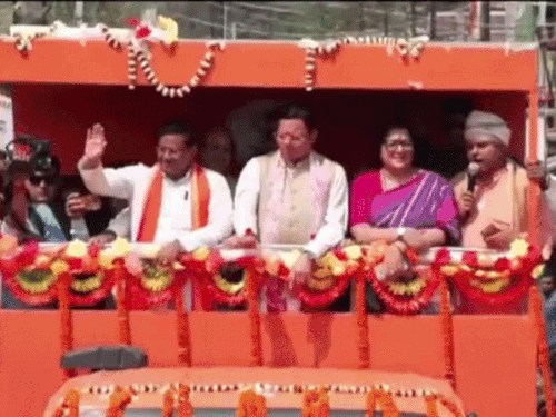 ‘जनता का पैसा बांग्लादेशी घुसपैठियों में लुटा रहीं ममता दीदी’:  बंगाल में बोले धामी- वोट बैंक के लिए बनाए जा रहे फर्जी दस्तावेज, कांग्रेस-टीएमसी का डीएनए एक – Dehradun News