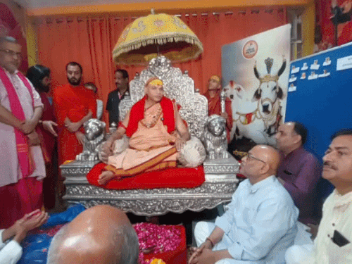 शंकराचार्य बोले-योगी के पास 6 दिन का समय बचा:गाय को राष्ट्रमाता घोषित करें; जो करना है कर लें, हम पीछे नहीं हटेंगे