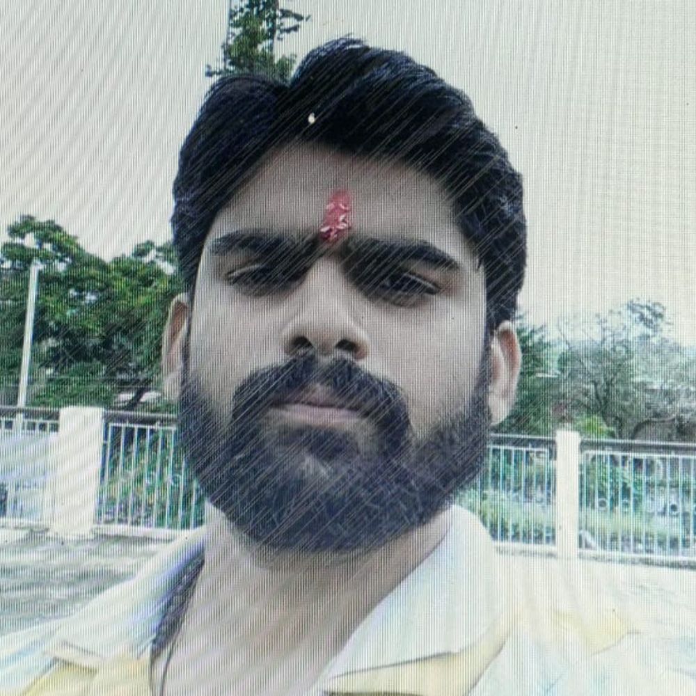 चंदौली में किसान की गोली मारकर हत्या:फार्म हाउस पर सो रहा था युवक, बाइक से आए बदमाश DVR लेकर फरार