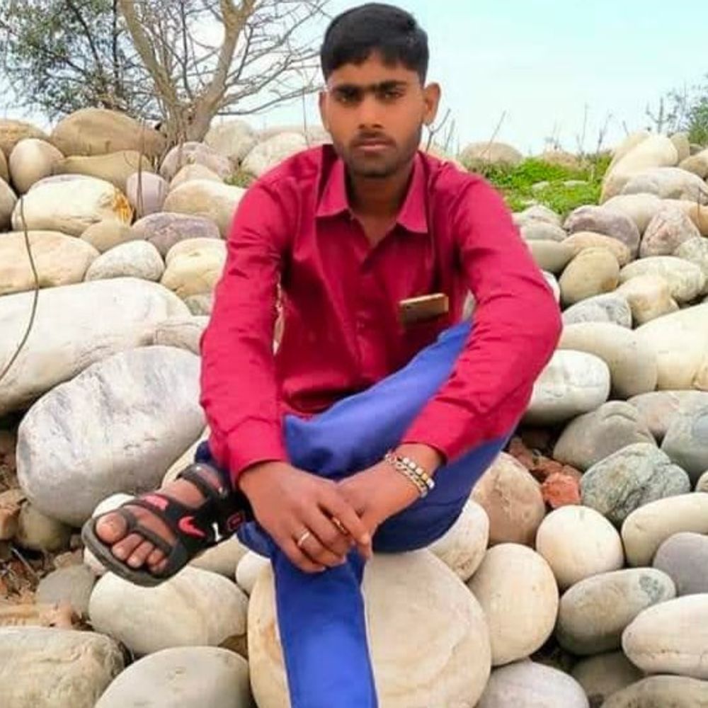 बदायूं में पिकअप की टक्कर से युवक की मौत:शाहजहांपुर का रहने वाला था, दो घायल अस्पताल में भर्ती