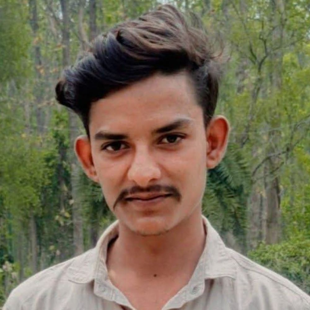 वाहन की टक्कर से युवक की मौत:परिजन अंतिम संस्कार के बजाय शव घर ले गए, कार चालक पर कार्रवाई की मांग