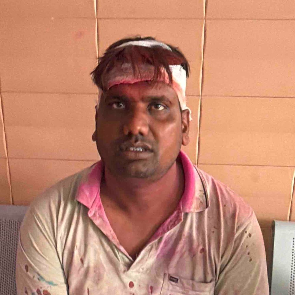 रामपुर में चुनावी रंजिश में दो पक्षों में खूनी संघर्ष:घर में घुसकर लोहे की पट्टी से हमला, अस्पताल में चल रहा इलाज