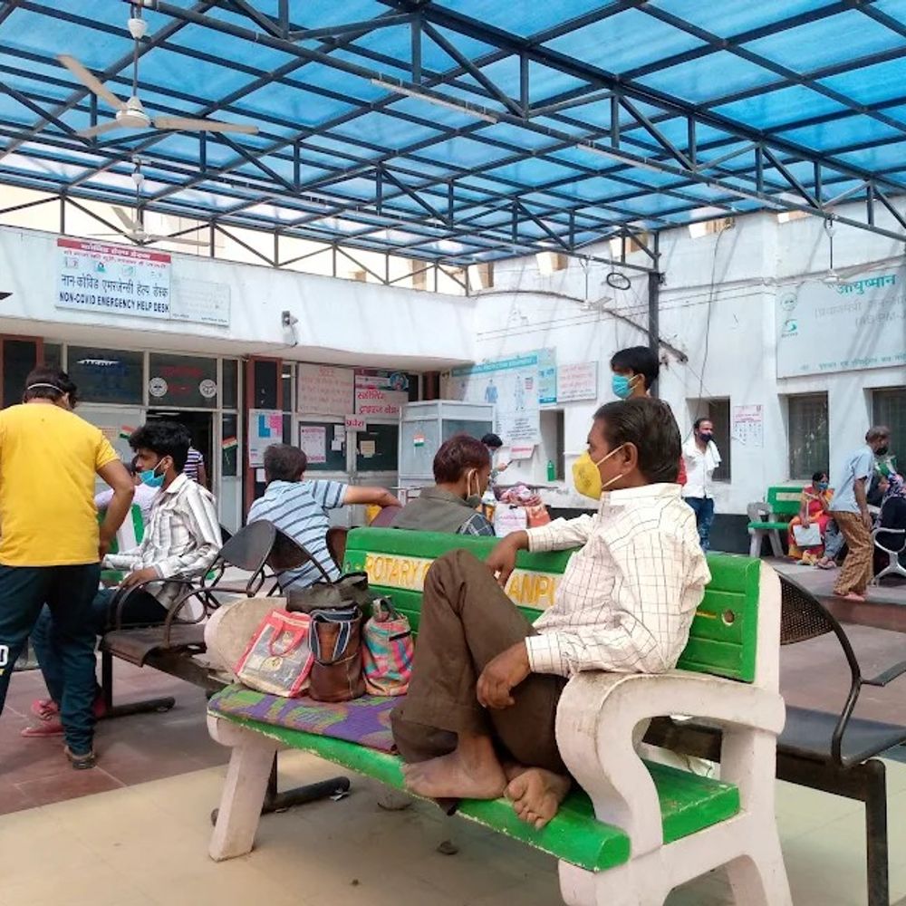 कानपुर में होली पर हुड़दंग, 121 लोग घायल:हैलट की इमरजेंसी फुल, सड़क हादसे और केमिकल रंग से बढ़े केस