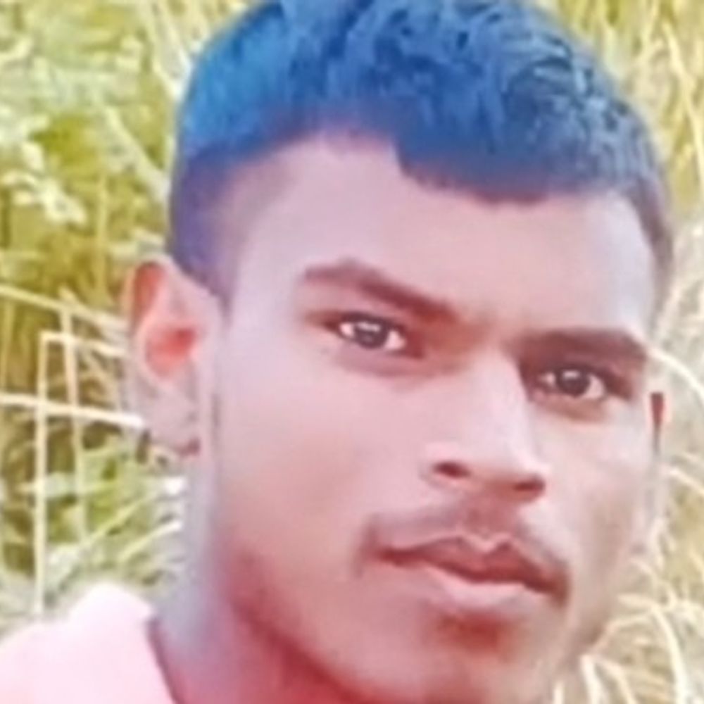 घायल अवस्था में मिले युवक की इलाज के दौरान मौत:लड़की के फोन पर घर से निकला था, परिजनों ने हत्या का आरोप लगाया