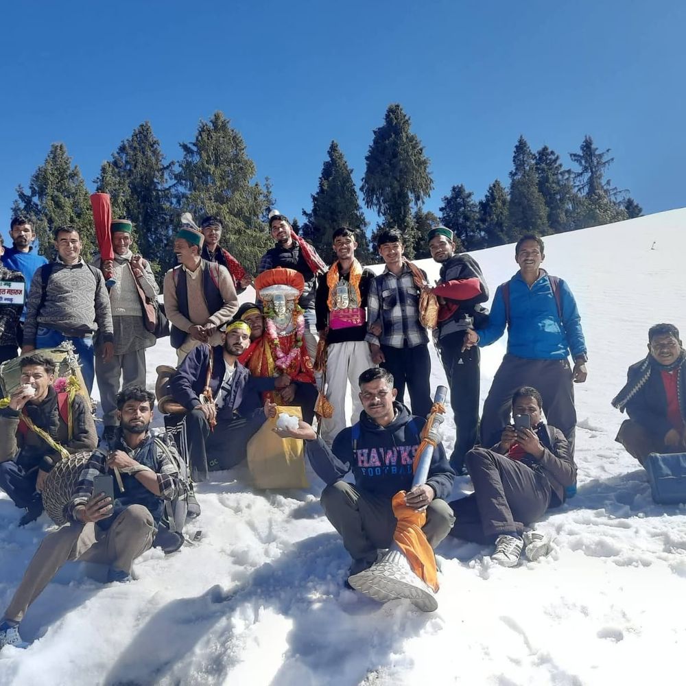 देवता खुड्डीजहल महाराज 21 दिन बाद देवालय लौटे:  मंडी से 150 किलोमीटर की पैदल यात्रा की, 4 फुट बर्फ पार की – Mandi (Himachal Pradesh) News