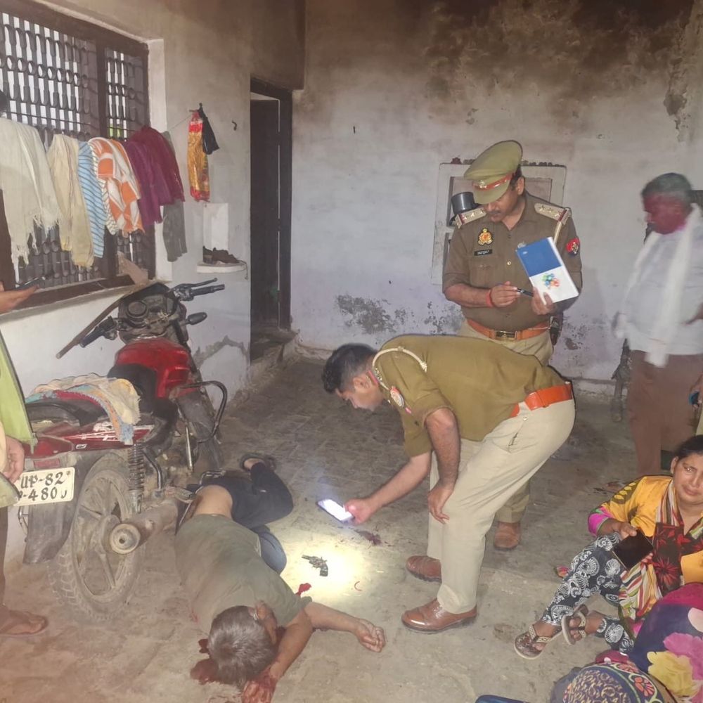 एटा में युवक ने खुद को गोली मारी, मौत:मौके से तमंचा बरामद, पारिवारिक तनाव से परेशान था युवक