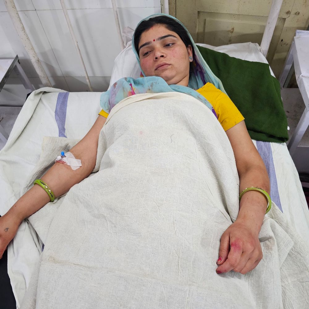 मंदसौर में होली पर दंपती से मारपीट:  पड़ोसी ने गाली-गलौज की, तलवार से हमला करने की कोशिश – Mandsaur News