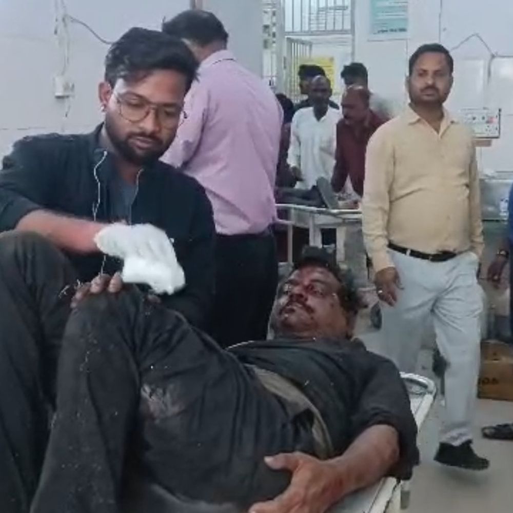 कासगंज में 24 घंटे में 25 लोग घायल:अलग-अलग सड़क हादसों में हुए चोटिल, आधा दर्जन अलीगढ़ रेफर