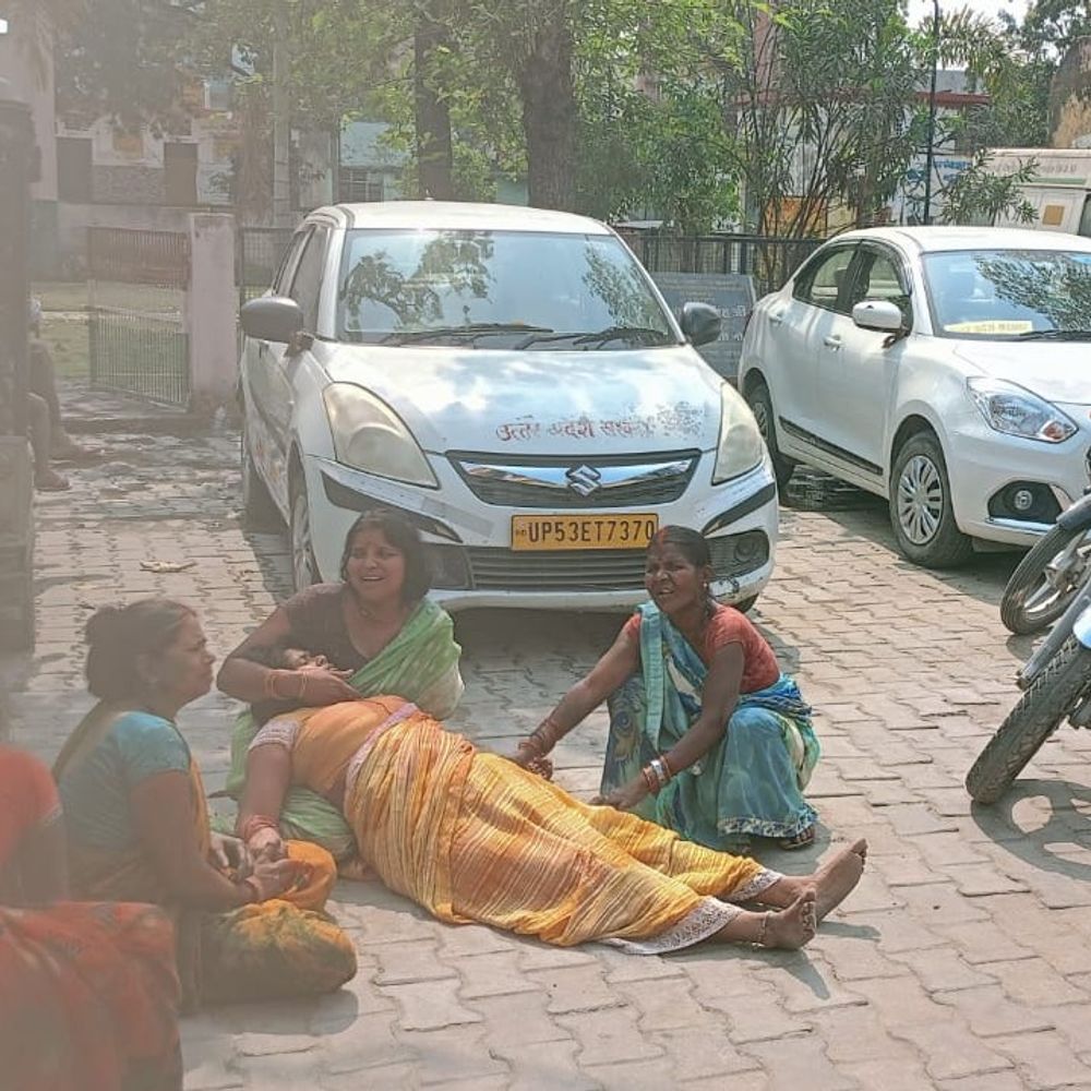 महराजगंज में होली के दिन 3 की मौत, 3 घायल:अलग-अलग सड़क हादसों में गई जान; रेलवे ट्रैक मैन ने भी दम तोड़ा