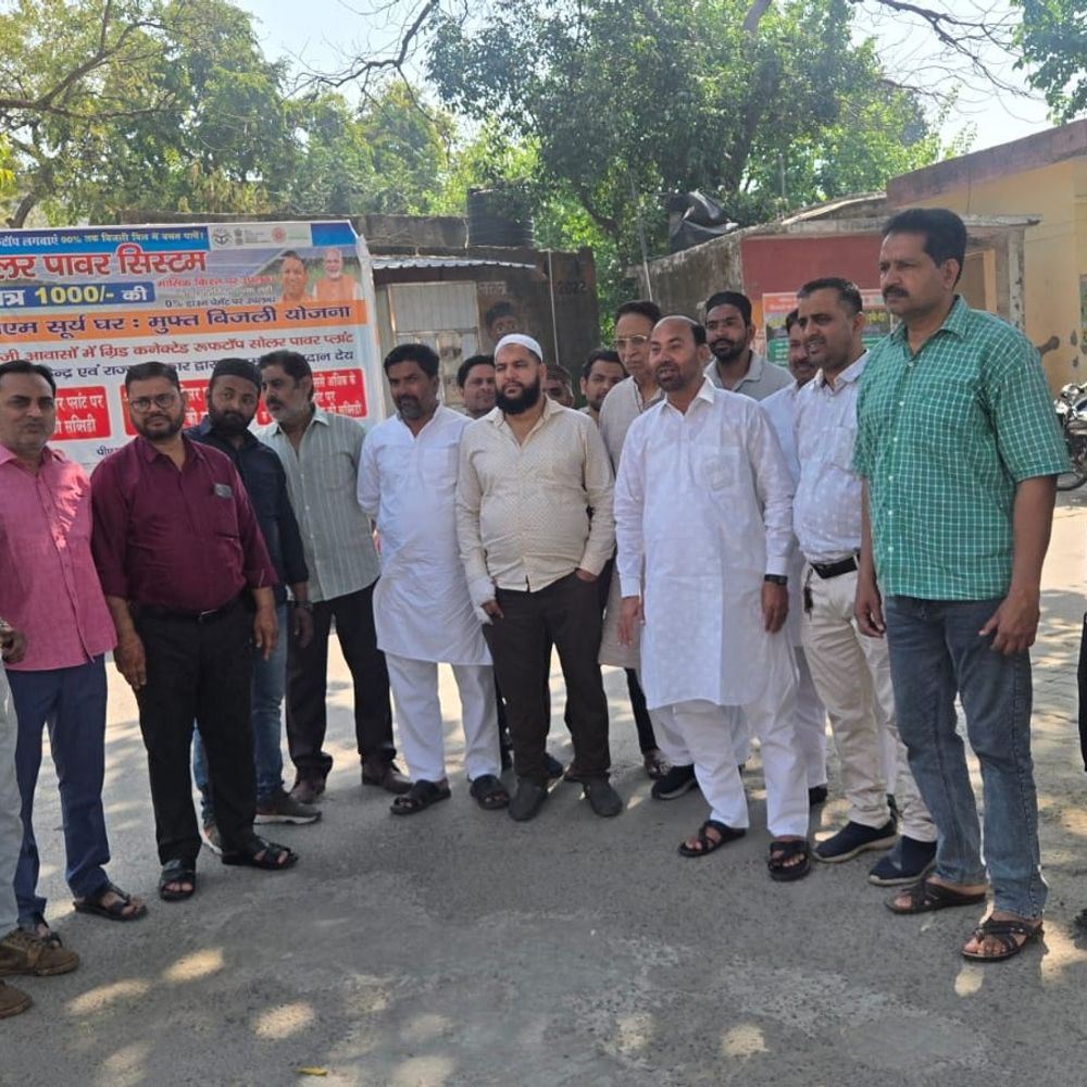 विधायक रफीक अंसारी ने डीएम मेरठ से की मुलाकात:बुनियादी सुविधाओं के अभाव पर समाधान की मांग