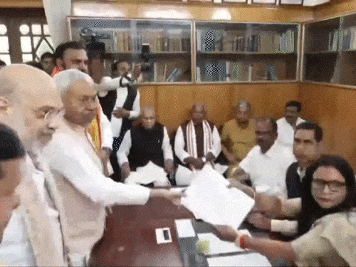 बिहार की 5 राज्यसभा सीटों के लिए नामांकन:CM नीतीश, बीजेपी अध्यक्ष नितिन नवीन ने पर्चा भरा, अमित शाह समेत कई बड़े नेता मौजूद