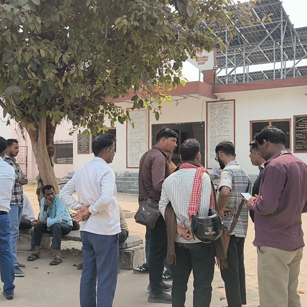 अज्ञात वाहन की टक्कर से बाइक सवार की मौत:मऊ में ससुराल से लौटते समय हादसा, पुलिस जांच में जुटी