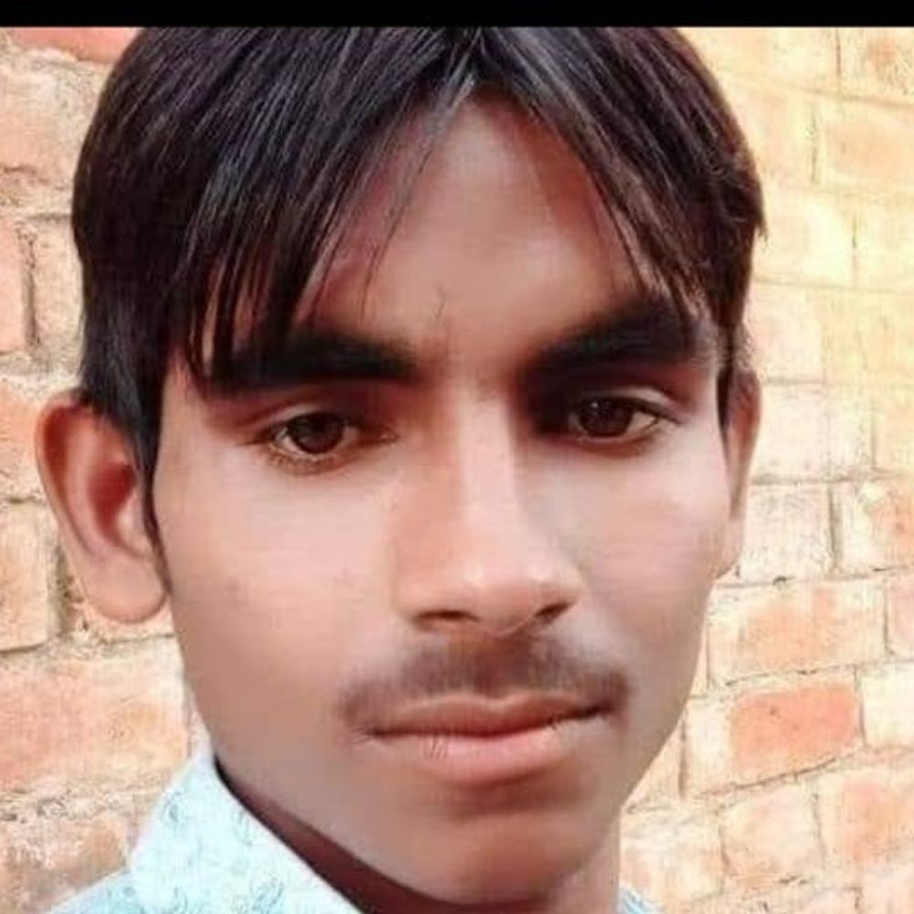 तेज रफ्तार बाइक की टक्कर से युवक की मौत:प्रयागराज में इलाज के दौरान गई जान, परिजनों में शोक का माहौल