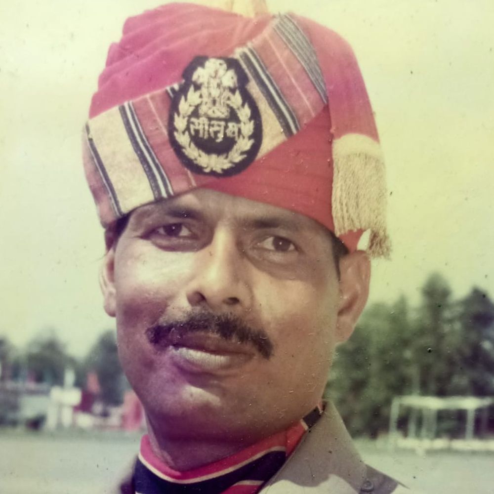 बलिया के बीएसएफ जवान का निधन:गुरुग्राम में 95वीं बटालियन में तैनात थे, दोहरीघाट पर राजकीय सम्मान से अंतिम संस्कार