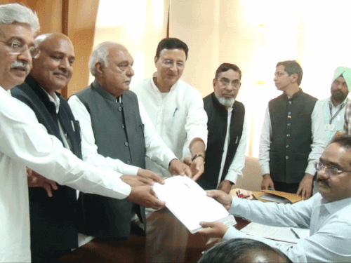 हरियाणा राज्यसभा चुनाव, तीसरे प्रत्याशी सतीश नांदल ने किया नामांकन:सावित्री जिंदल सहित 3 MLA साथ रहे; कांग्रेस के कर्मवीर बौद्ध और BJP से संजय भाटिया भर चुके पर्चा