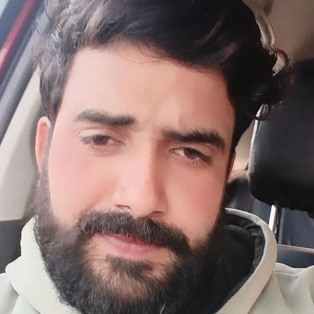 हाथरस में नाले में मिला बीजेपी के संयोजक का शव:बाइक समेत मिट्टी की बोरियों से दबा मिला, होली मनाने के बाद पत्नी को मायके छोड़ने गए थे