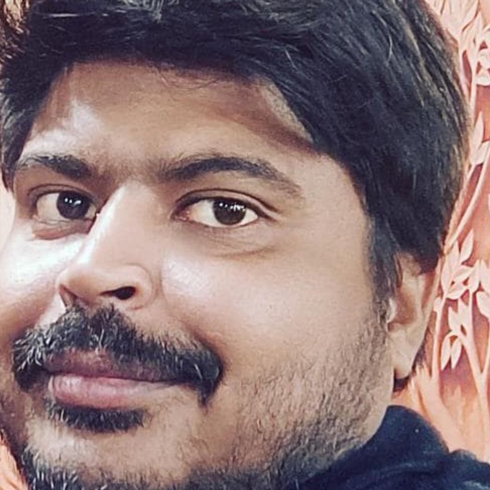 लखनऊ में होली खेलकर लौटे युवक की मौत:मां से बोला- तबियत बिगड़ रही है, अस्पताल ले चलो; रास्ते में तोड़ा दम