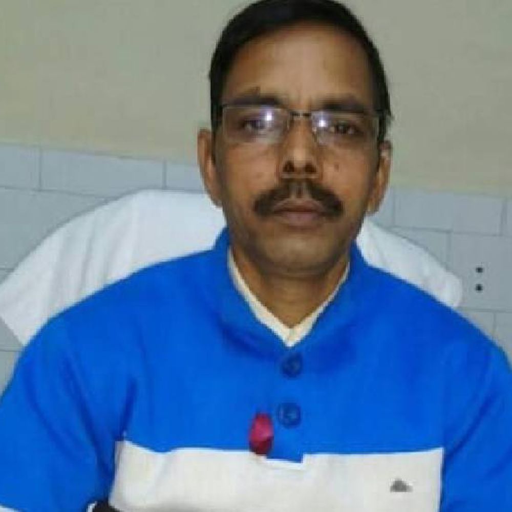 झांसी में लैब सहायक की मौत:बांदा जिला अस्पताल में कार्यरत थे, परिजन बोले- बुखार आने के बाद हालत बिगड़ी