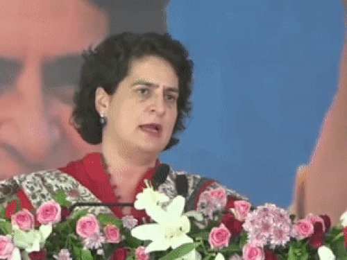 प्रियंका गांधी छुट्टियां मनाने शिमला पहुंची:छराबड़ा में अपने घर पर ठहरी, कुछ दिन बाद दिल्ली लौटेंगी, सुरक्षा बढ़ाई गई