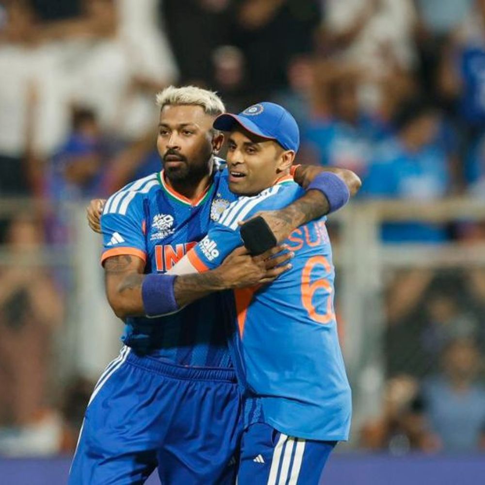 वर्ल्डकप सेमीफाइनल- इंग्लैंड का दूसरा विकेट गिरा, ब्रूक आउट:बुमराह की पहली बॉल पर विकेट, अक्षर ने पीछे दौड़ते हुए कैच पकड़ा