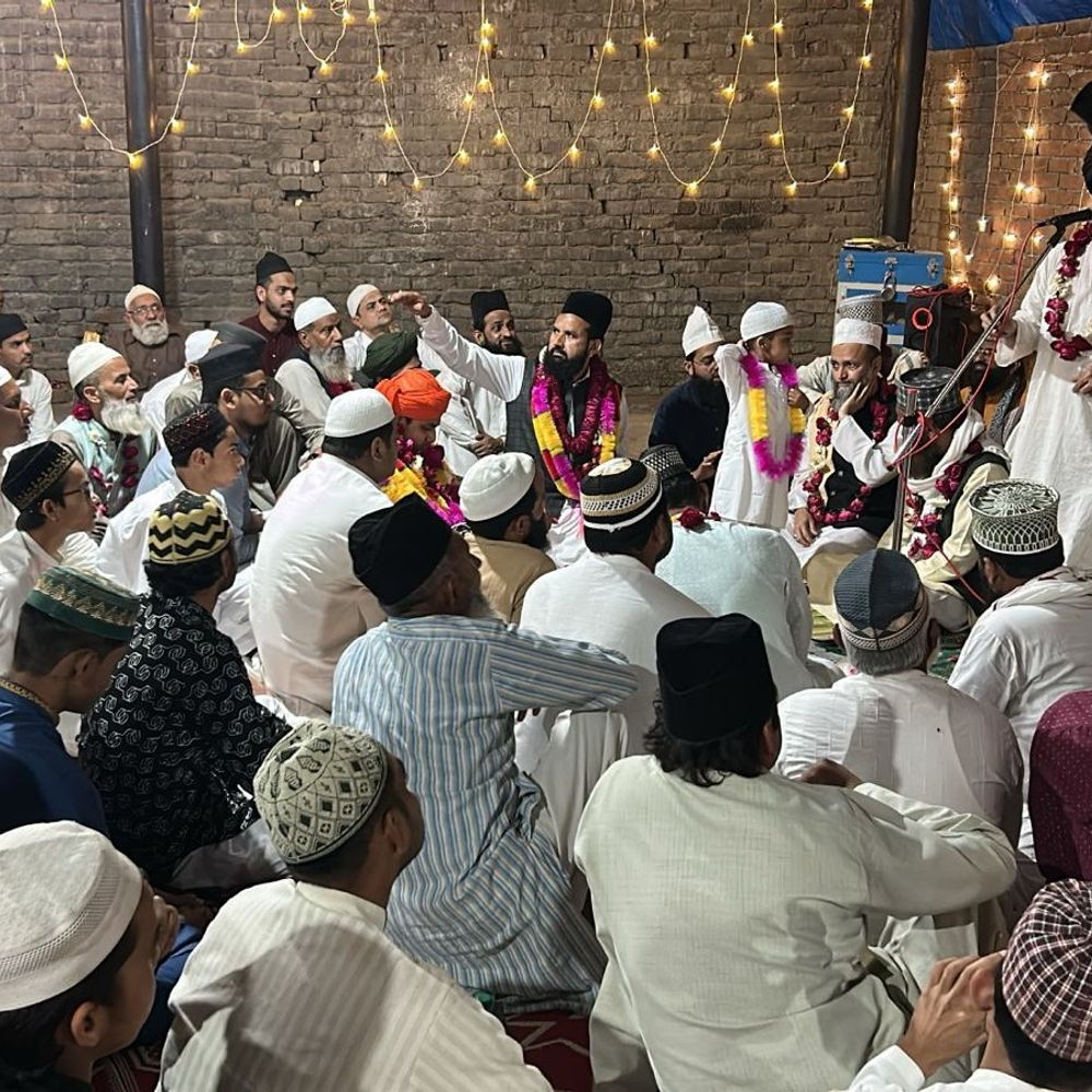 पीलीभीत में खत्म-ए-कुरआन का आयोजन:खानकाहे नूरिया रज़विया में मुल्क में अमन-चैन की दुआएं