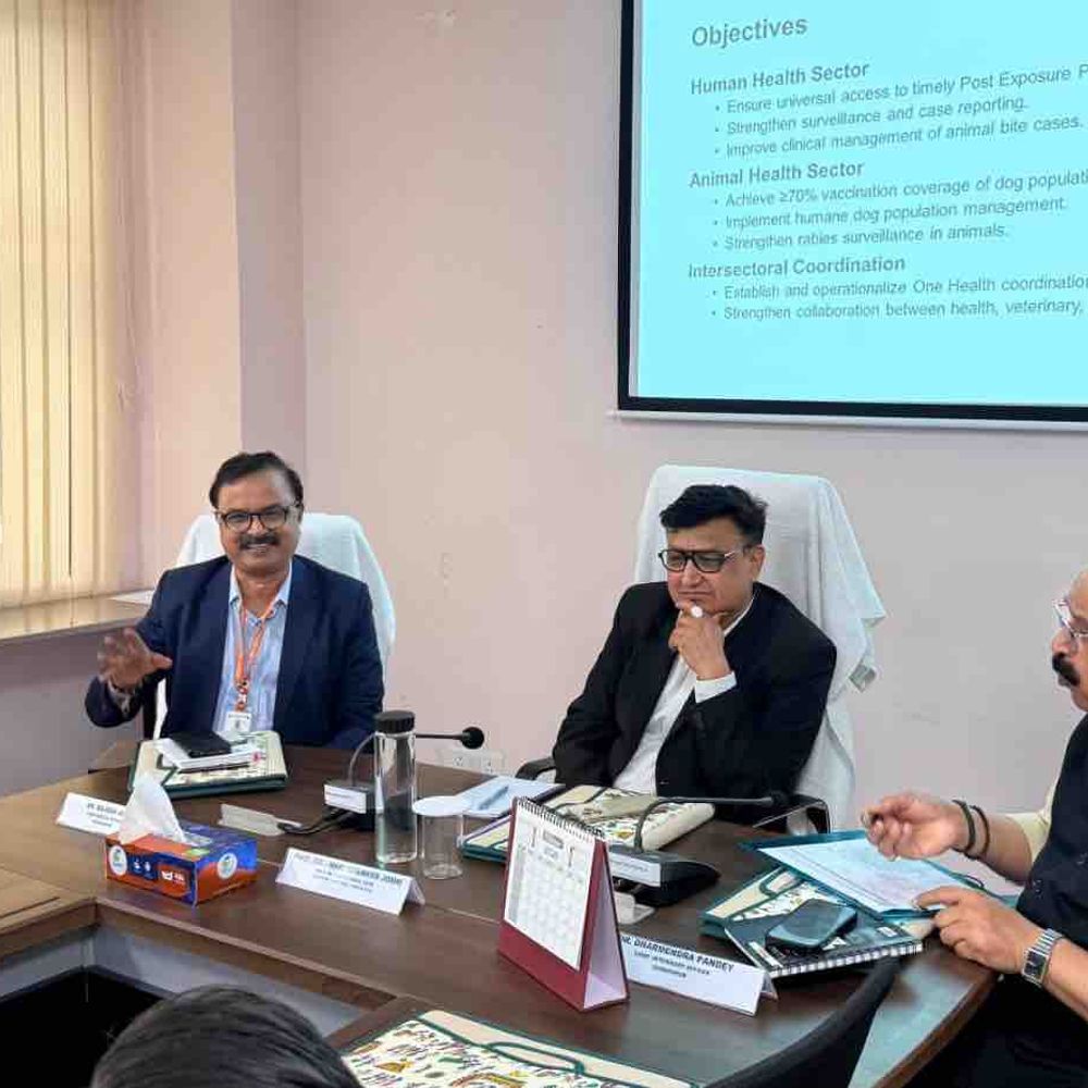 गोरखपुर में बढ़ते तापमान को देखते हुए स्वास्थ्य विभाग अलर्ट:CMO ने हीट स्ट्रोक इलाज की तैयारी के निर्देश दिए, दवाएं सुनिश्चित करें