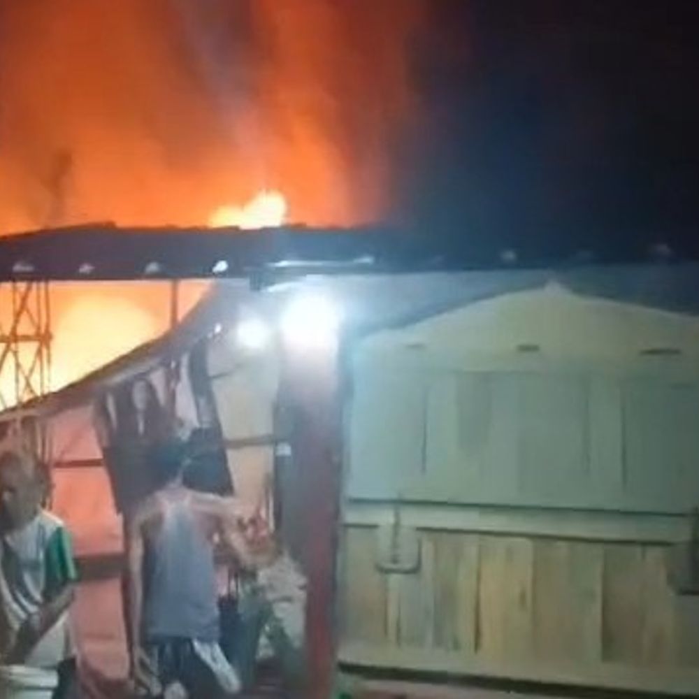 कन्नौज में पैसों के विवाद के बाद दुकान में आग:दुकानदार ने मारपीट करने वालों पर आग लगाने का आरोप, 5 के खिलाफ तहरीर