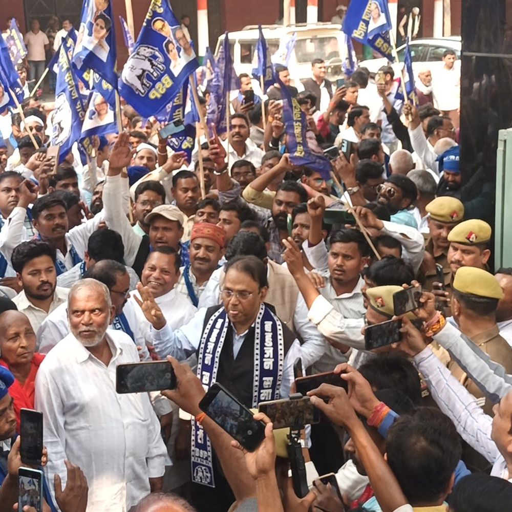 जौनपुर में अंबेडकर प्रतिमा पर कालिख पोती गई:बसपा ने नई प्रतिमा, पुलिस चौकी और दोषियों पर कार्रवाई की मांग की