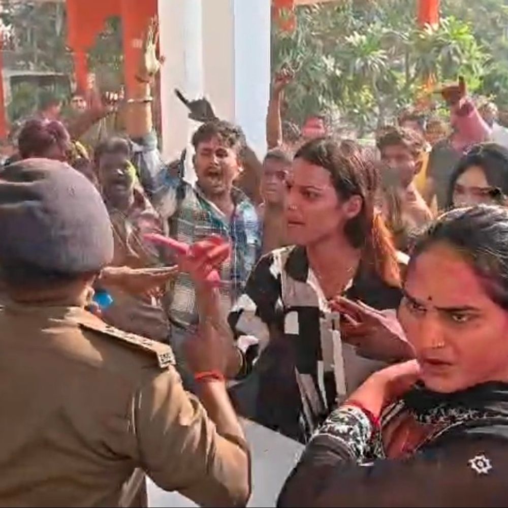 रायबरेली में होली के दौरान किन्नरों पर फेंके पत्थर:8 घायल, गैर समुदाय के लोगों पर हमले का आरोप, थाने का घेराव