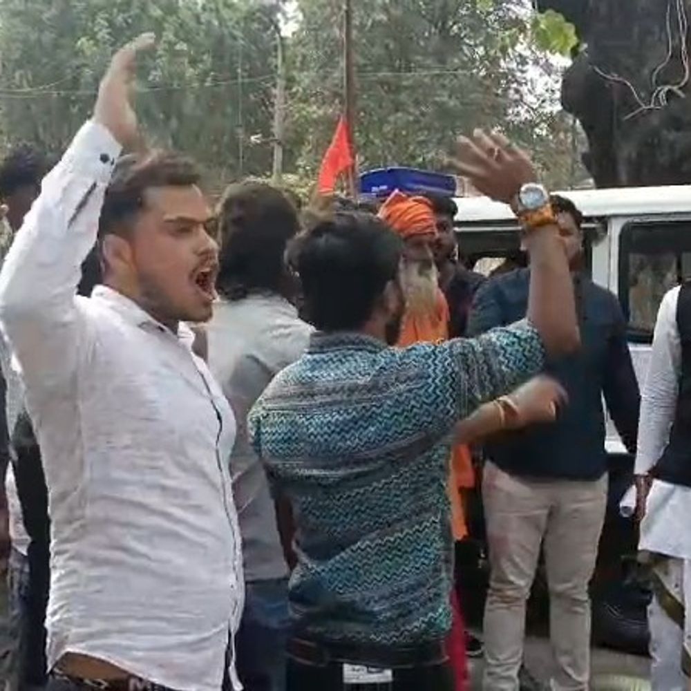 उन्नाव के शिवरात्रि मेले का विवाद:बजरंग दल कार्यकर्ताओं ने एसपी को ज्ञापन सौंपा, निष्पक्ष जांच की मांग