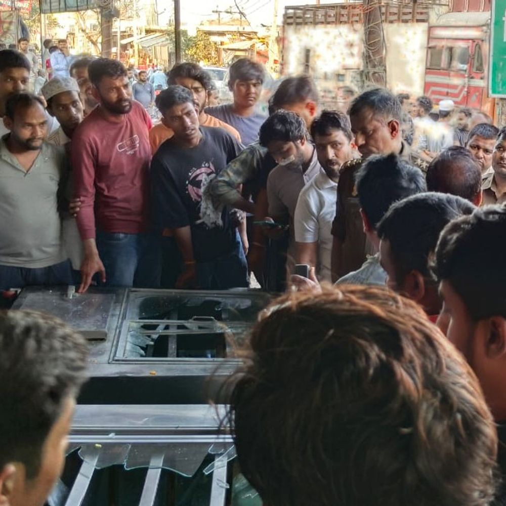 बागपत में रेस्टोरेंट में दबंगों ने की तोड़फोड़:लाखों का नुकसान, व्यापारी आक्रोशित; पुलिस जांच में जुटी