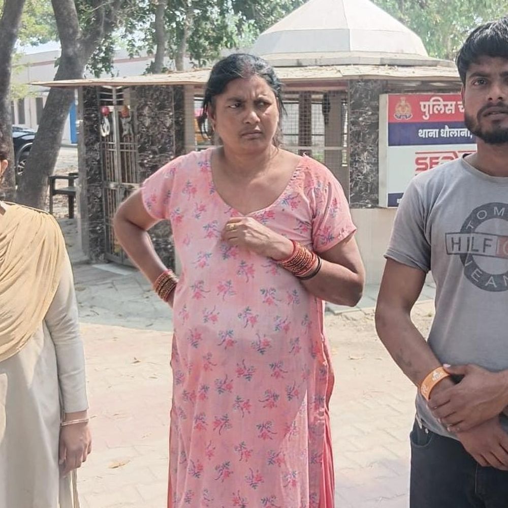 हापुड़ में धौलाना पुलिस की बहादुरी:गंग नहर में कूदी महिला को सुरक्षित बाहर निकाला