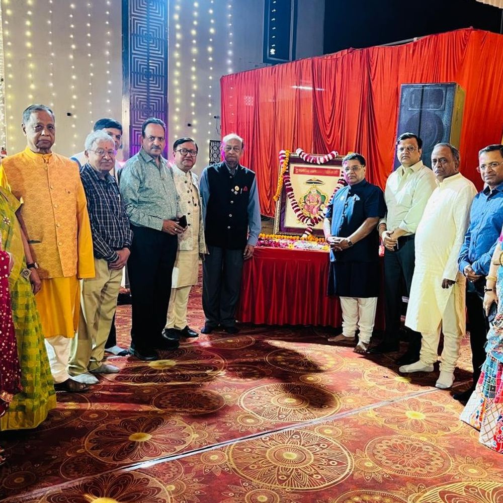 लखनऊ में अग्रवाल समाज का होली मिलन समारोह:महानगर के गोल्डन सेलिब्रेशन लॉन में 400 से अधिक सदस्य शामिल