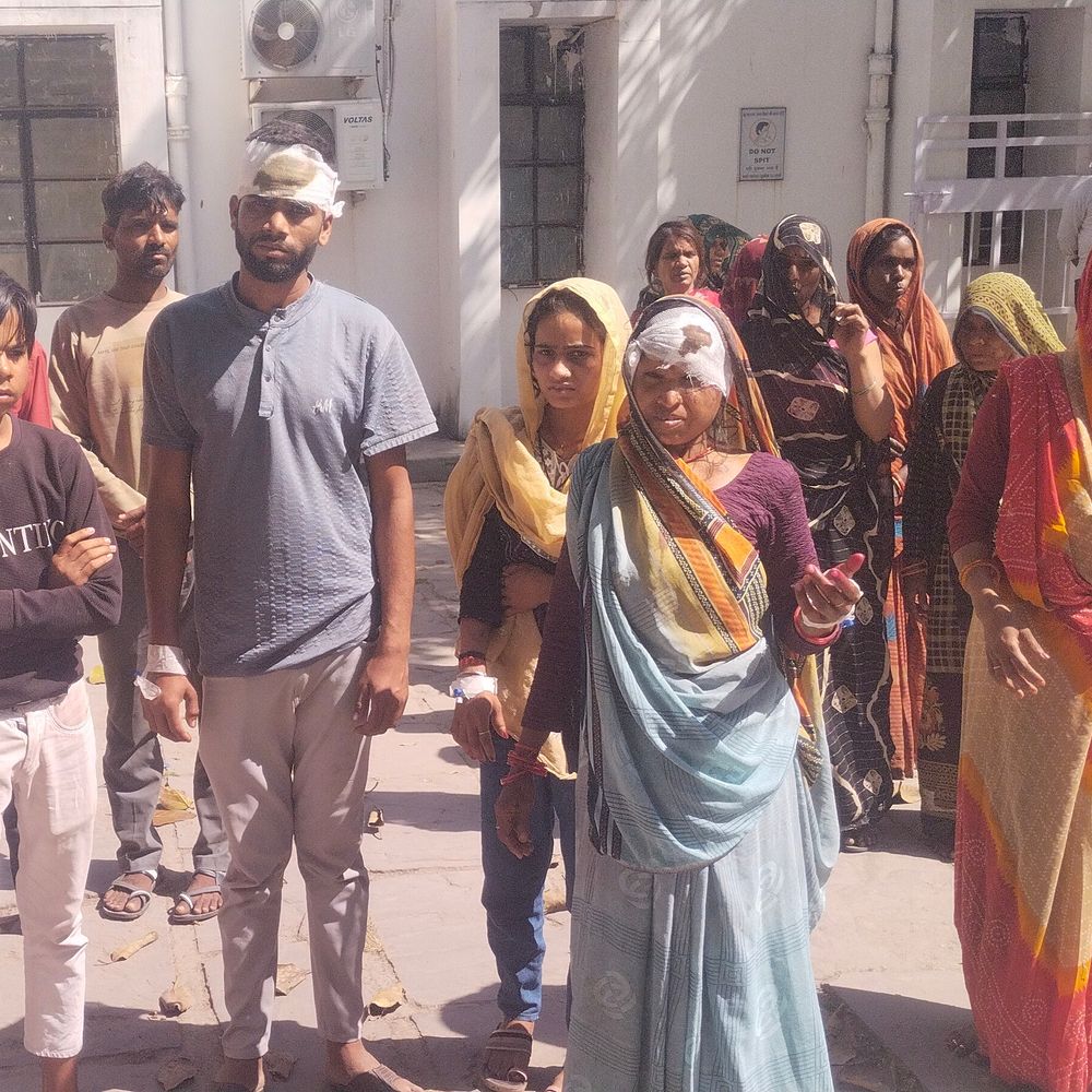 ललितपुर में होली पर रंग लगाने को लेकर बवाल:दो पक्षों में मारपीट, दो महिलाओं समेत 7 घायल; DM से शिकायत