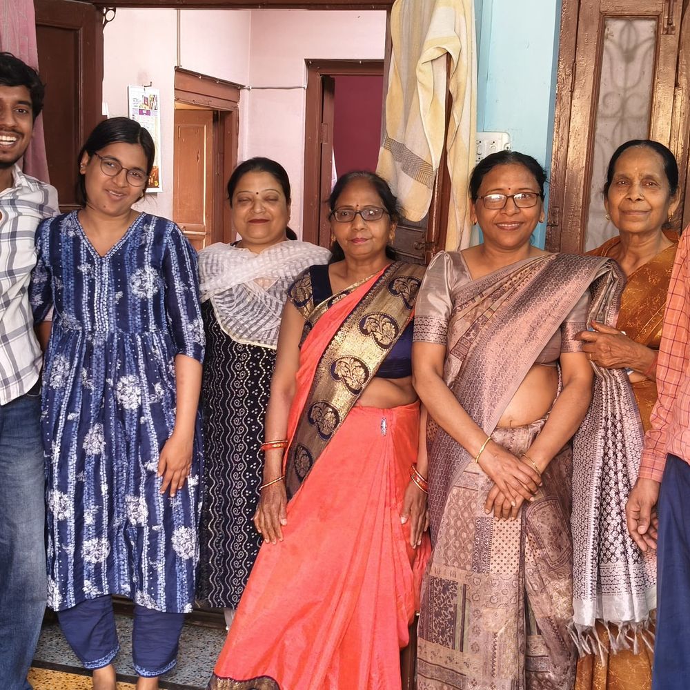 शामली में आस्था जैन के बधाई देने वालों की भीड़:आईपीएस ट्रेनिंग के दौरान UPSC पास का पाई 9वीं रैंक