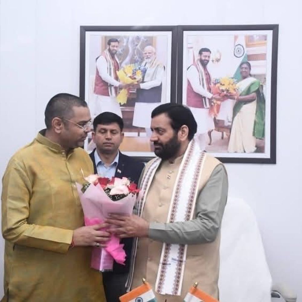 हरियाणा के मुख्यमंत्री से मिले शोहरतगढ़ विधायक विनय वर्मा:चंडीगढ़ में हुई शिष्टाचार भेंट, जनकल्याण से जुड़े मुद्दों पर चर्चा