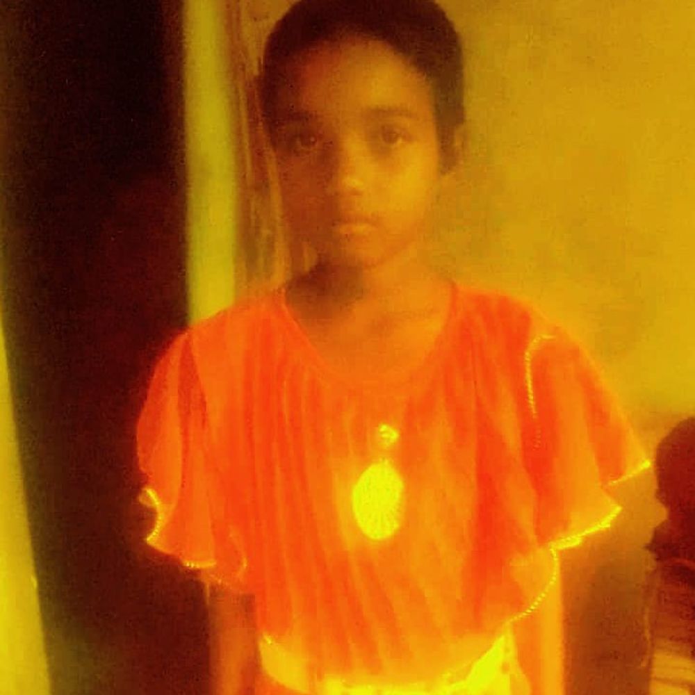 होली पर राप्ती नदी में चार बच्चे डूबे:तीन को बचाया, आठ वर्षीय बच्ची का शव ढाई किमी दूर रेत मे दबा मिला