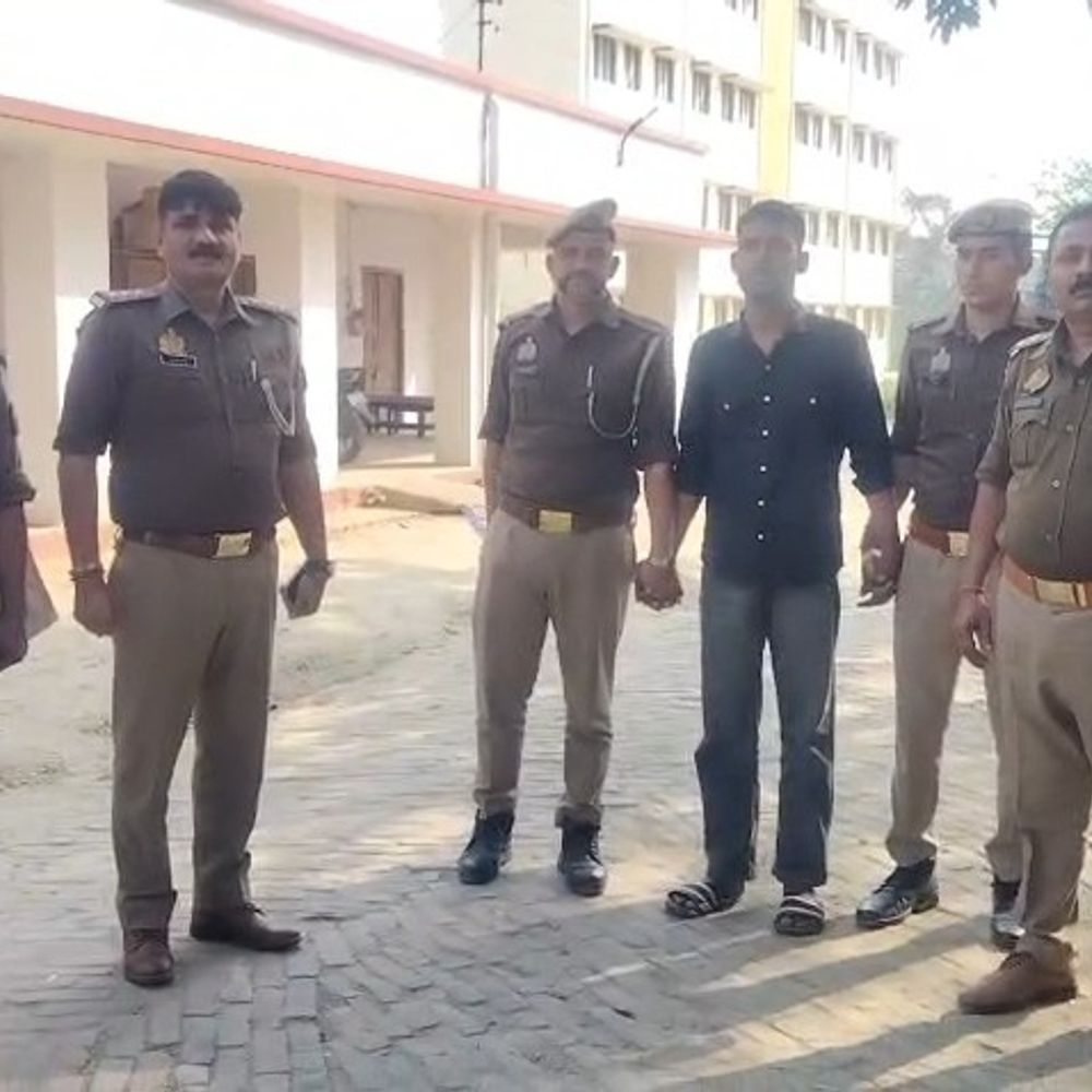 अविनाश गोलीकांड का आरोपी 'केकड़ा' गिरफ्तार:सीतापुर पुलिस ने रखा था 15 हजार का इनाम, युवक को मारी थी गोली