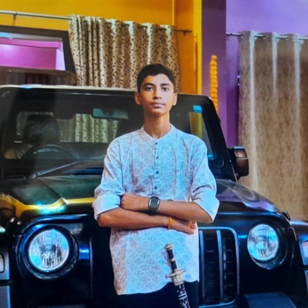 मथुरा में आर्मी स्कूल बस से कुचलकर छात्र की मौत:परिजनों ने धक्का देकर गिराने का आरोप लगाया, पिता सेना में श्रीनगर में तैनात