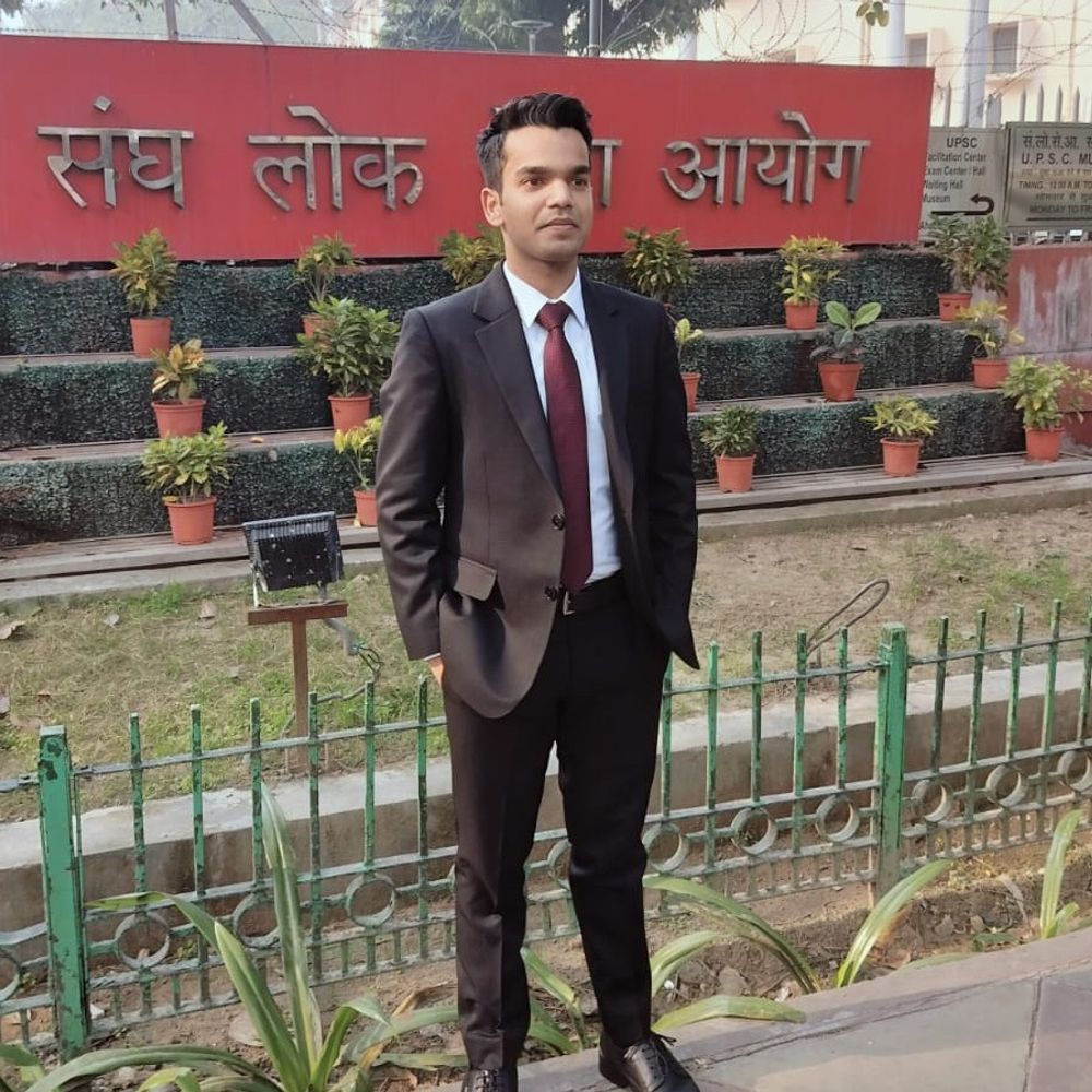 शाश्वत पंडित को UPSC में 481वीं रैंक मिली:दूसरे प्रयास में मिली सफलता, सुल्तानपुर का नाम रोशन; पहले प्रयास में भी इंटरव्यू तक थे पहुंचे