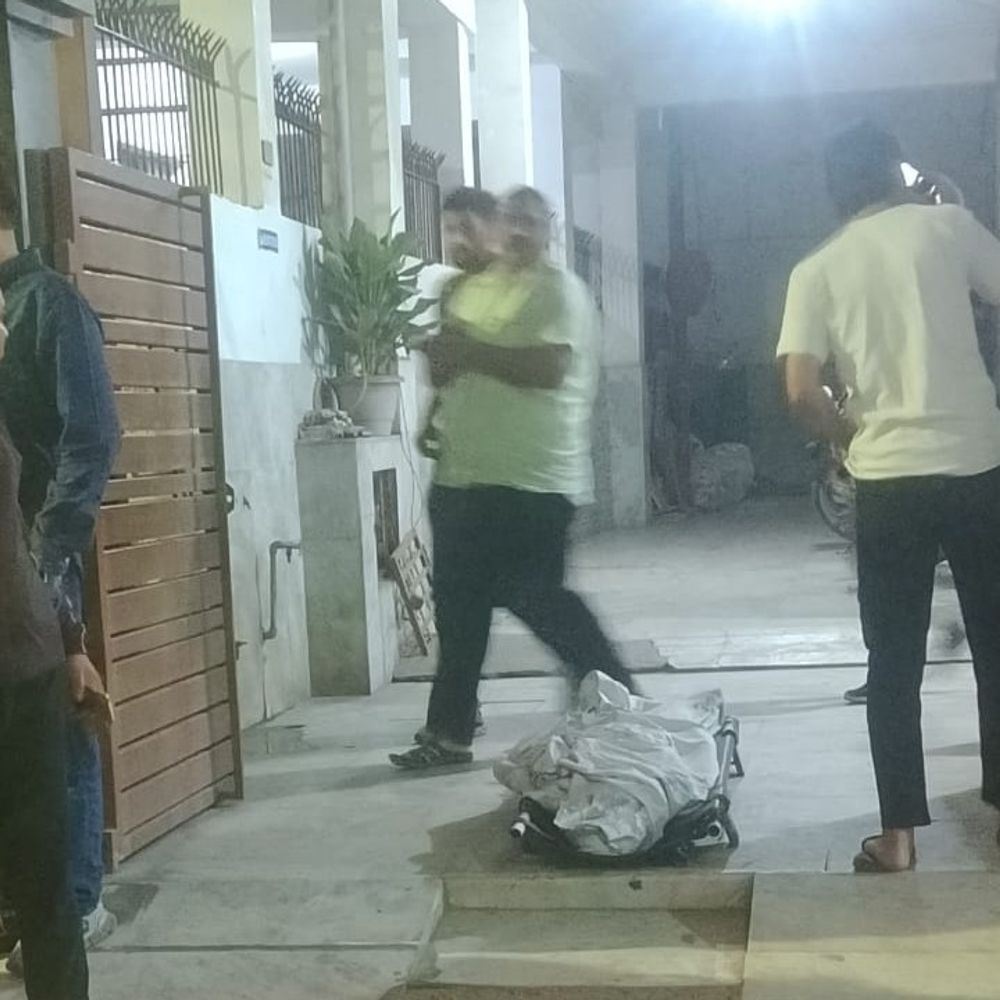 मेरठ में डिलीवरी के बाद महिला की मौत:परिजनों ने डॉक्टरों पर लापरवाही का आरोप लगा शव रखकर हंगामा किया