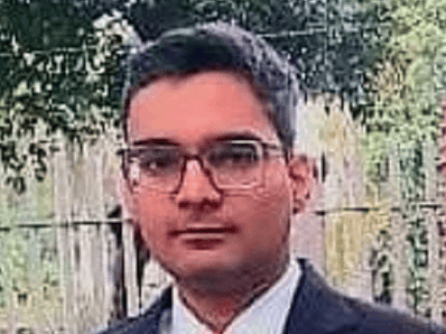 रेवाड़ी के दो बेटों ने UPSC किया क्वालीफाई:ASI के बेटे मंजीत का AIR 490, शहीद के बेटे रोहित का 506 रैंक