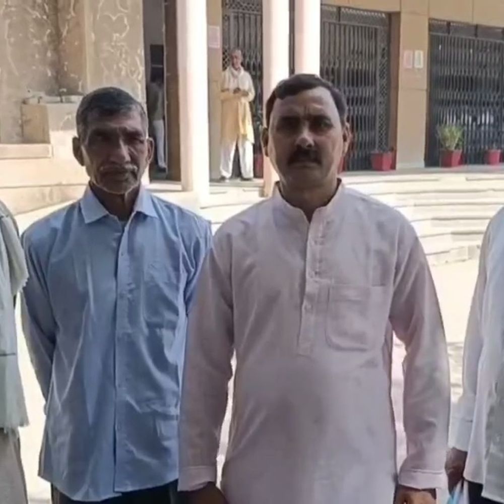 खाद के गड्ढों की जमीन पर अवैध कब्जा:पिलाना में ग्रामीणों ने डीएम से की कार्रवाई की मांग